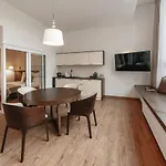 W Sercu Krakowa 아파트호텔 4*