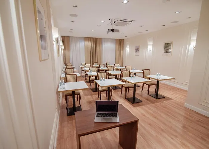 W Sercu Krakowa 公寓式酒店 4*